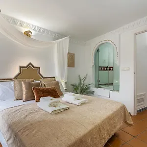 Adanar-apartamentos Muralla Ziri Apartment